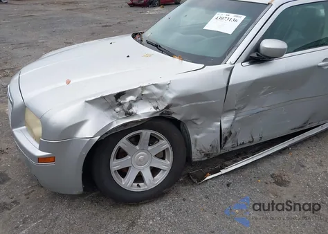 2005 Chrysler 300 Touring from USA, damaged, VIN 2C3JA53G75H135023